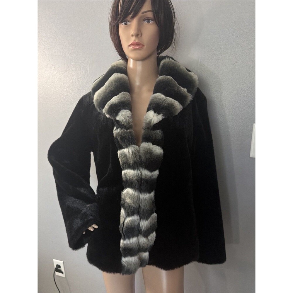 Alpine Studio Women’s Sz M Black Faux Fur Coat Grey Collared Short Lined jacket